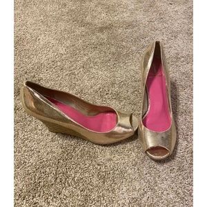 Lilly Pulitzer gold wedges